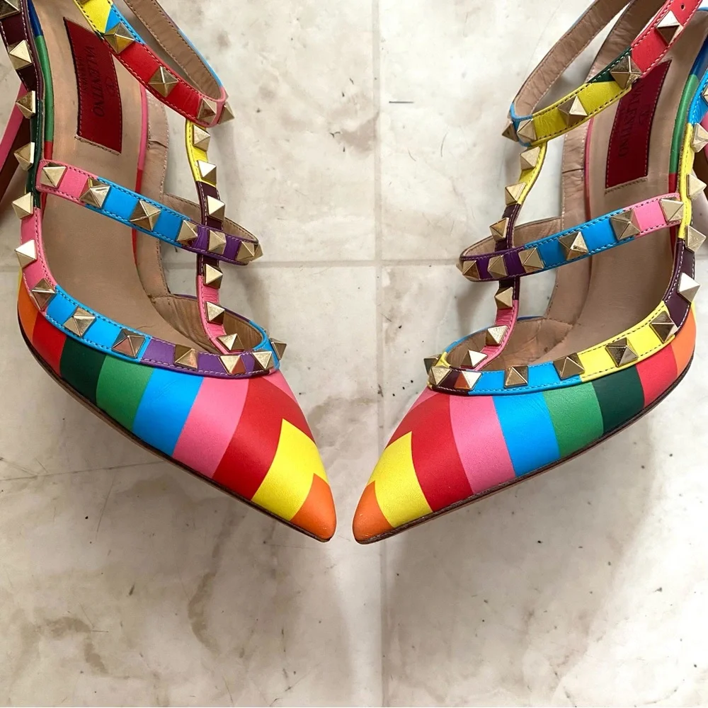 $1195 Valentino Garavani 1973 Rockstud Rainbow Chevron Pointed Toe Pumps Heels 6
